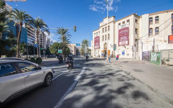 Estudio en calle Díaz Moreu, 99