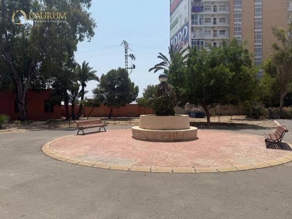 Estudio en calle del Arquitecto Jover