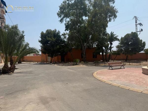 Estudio en calle del Arquitecto Jover