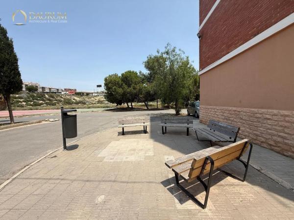 Estudio en calle del Arquitecto Jover