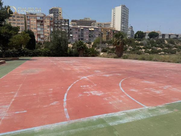 Estudio en calle del Arquitecto Jover