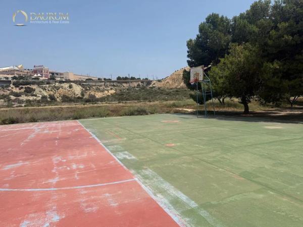 Estudio en calle del Arquitecto Jover