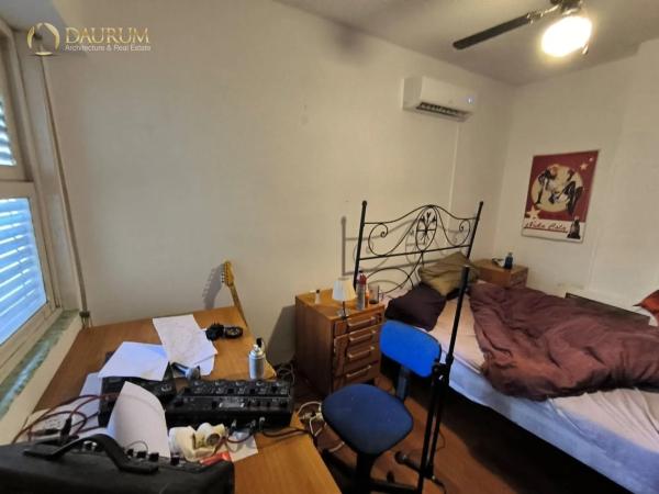 Ático en plaza Santa Teresa