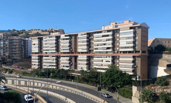 Piso en calle Turina, 6