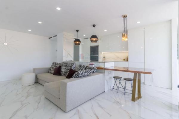 Piso en calle Turina, 6