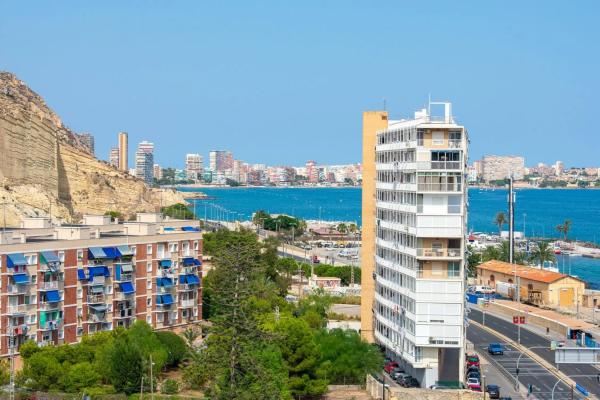 Ático en avenida de Dénia, 1