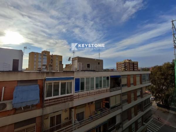 Piso en calle Presbitero Baltasar Carrasco