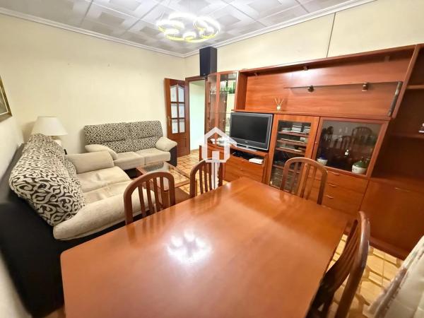 Piso en calle Presbitero Baltasar Carrasco