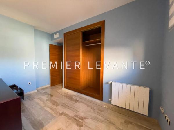 Piso en avenida José Jornet Navarro