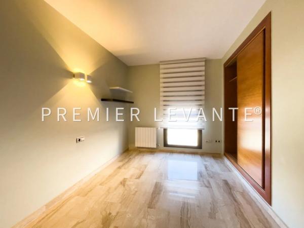 Piso en avenida José Jornet Navarro