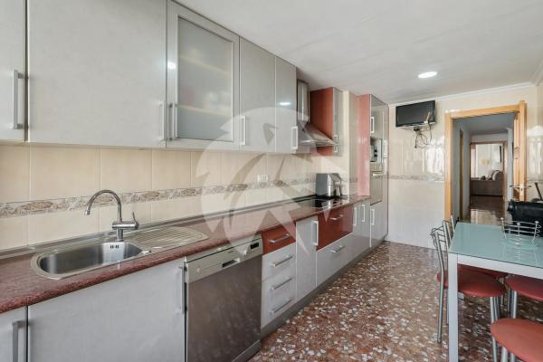 Piso en calle Carlota Pasaron