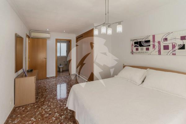 Piso en calle Carlota Pasaron