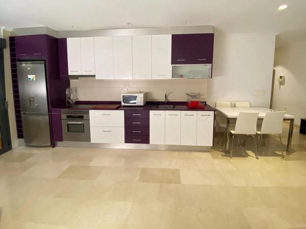 Estudio en calle de Wenceslao Fernández Flórez, 1