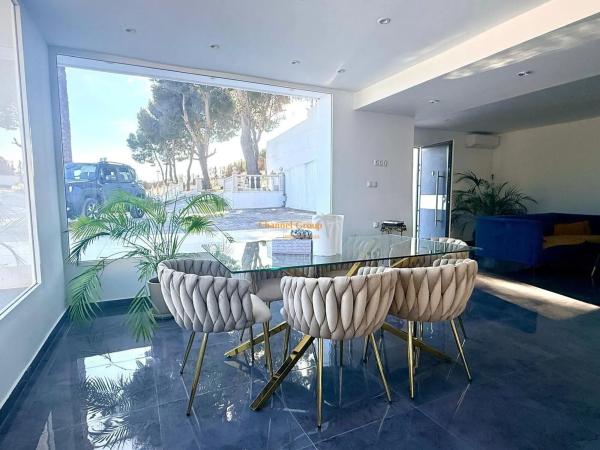 Casa independiente en calle Azafrán