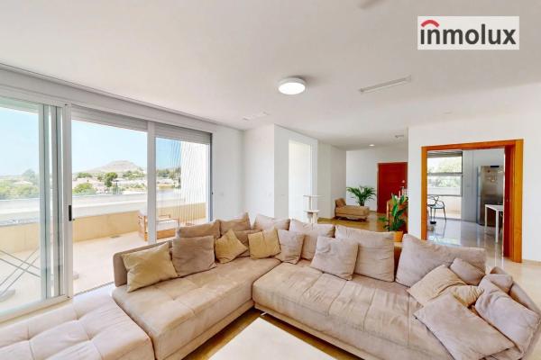 Casa independiente en calle Montíboli