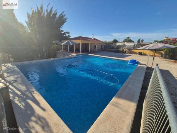 Casa independiente en camino Viejo de Santa Faz