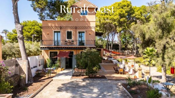 Casa independiente en calle Músic Carlos Cosmen
