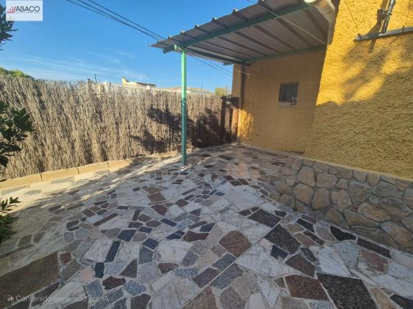 Casa independiente en camino Viejo de Santa Faz