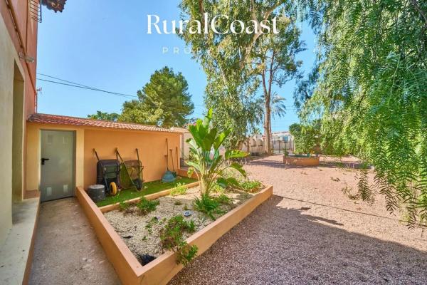 Casa independiente en calle Músic Carlos Cosmen