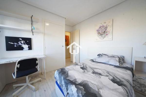 Piso en CL Pintor Pedro Camacho