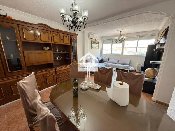 Piso en calle Pintor Antonio Amorós