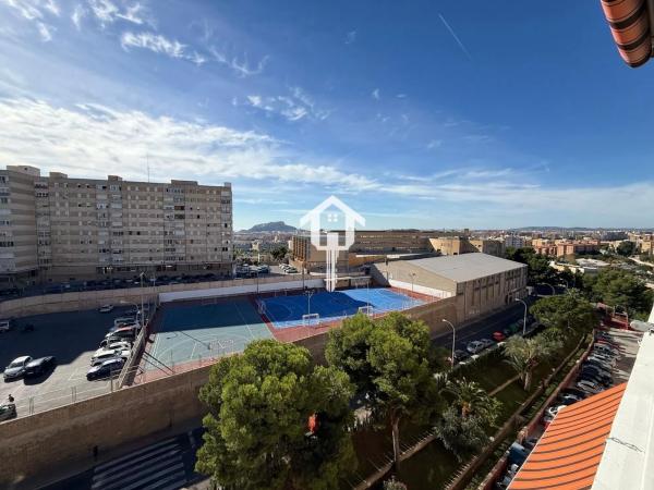 Piso en calle Pintor Pedro Camacho