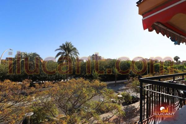 Piso en Barrio Colonia Requena - Virgen del Carmen