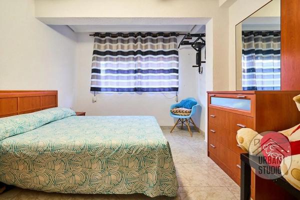 Piso en calle Renato Bardín