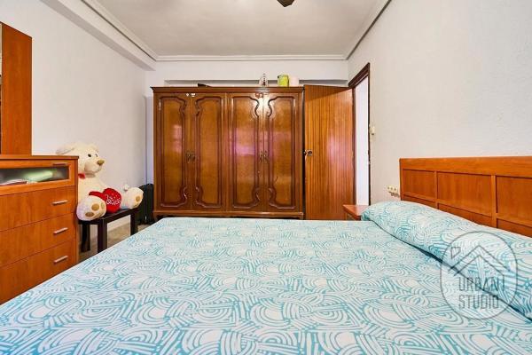 Piso en calle Renato Bardín