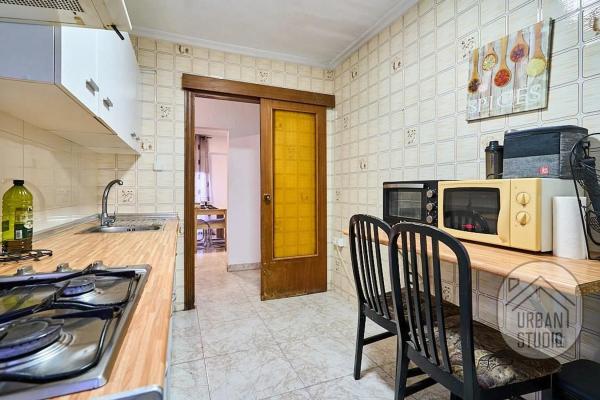 Piso en calle Renato Bardín