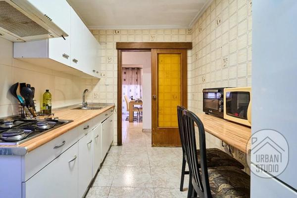 Piso en calle Renato Bardín