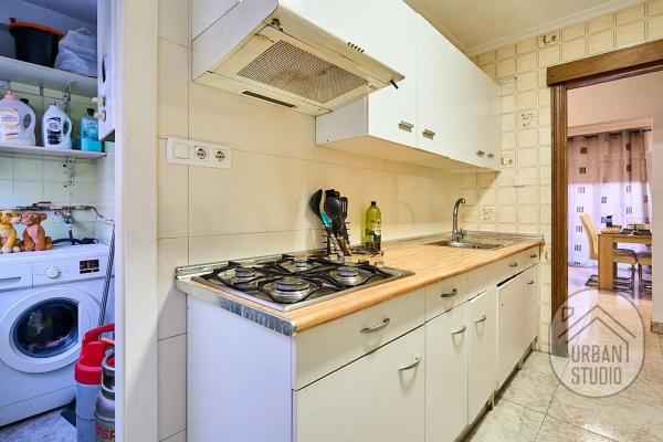 Piso en calle Renato Bardín