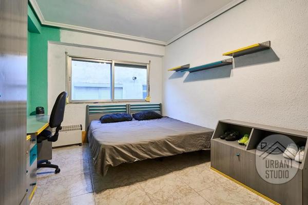 Piso en calle Renato Bardín