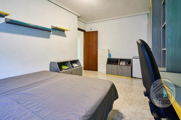 Piso en calle Renato Bardín