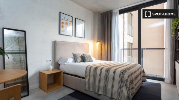 Estudio amueblado en un Co-Living en Barcelona