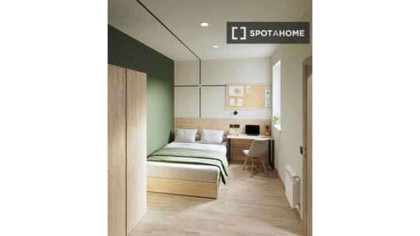 Zimmer in 9-Zimmer-Wohnung in Puerta del Ángel, Madrid