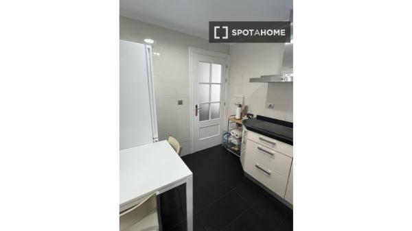 2-bedroom flat for rent in Derio