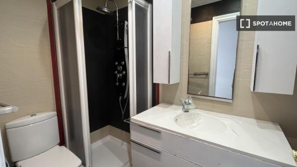 2-bedroom flat for rent in Derio