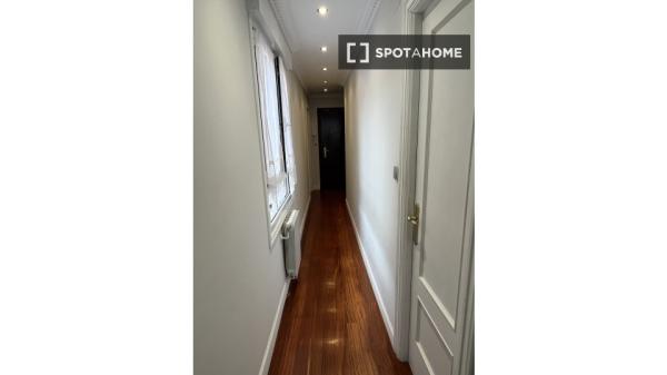 2-bedroom flat for rent in Derio