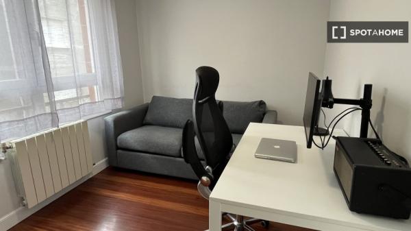 2-bedroom flat for rent in Derio