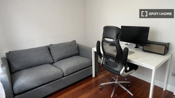 2-bedroom flat for rent in Derio