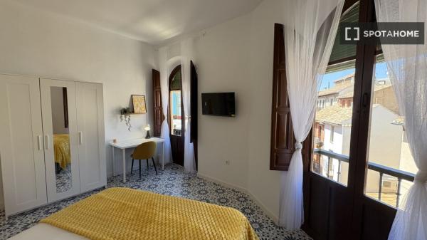 Pokój we wspólnym mieszkaniu w Granadzie