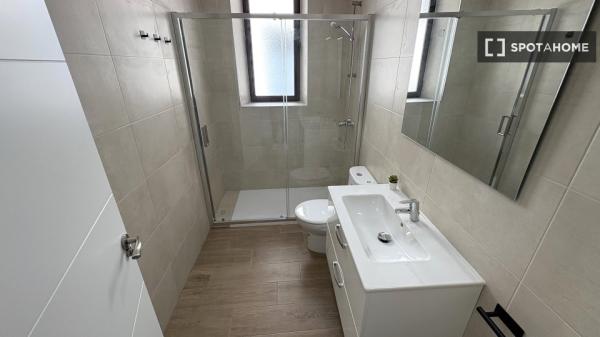 Pokój we wspólnym mieszkaniu w Granadzie