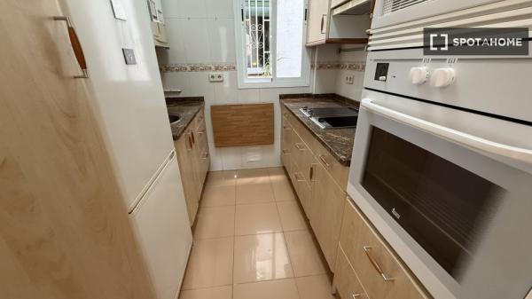 Se alquila habitación en piso compartido de 4 habitaciones en Arapiles