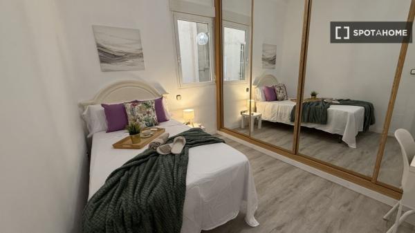 Se alquila habitación en piso compartido de 4 habitaciones en Arapiles