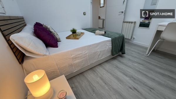 Se alquila habitación en piso compartido de 4 habitaciones en Arapiles