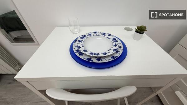 Se alquila habitación en piso compartido de 4 habitaciones en Arapiles