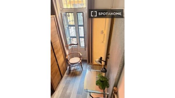 Room in shared flat for rent in Aiora, Valencia