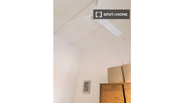 Room in shared flat for rent in Aiora, Valencia