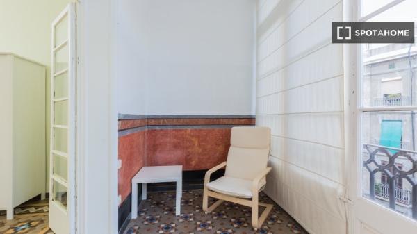 Habitación en piso compartido de 9 habitaciones en La Dreta de l'Eixample